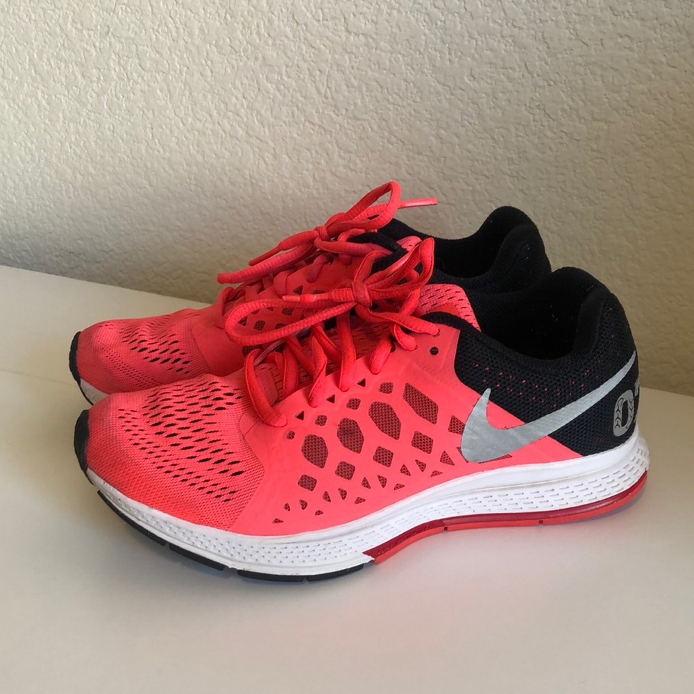 Nike N7 running shoes Neon 5.5